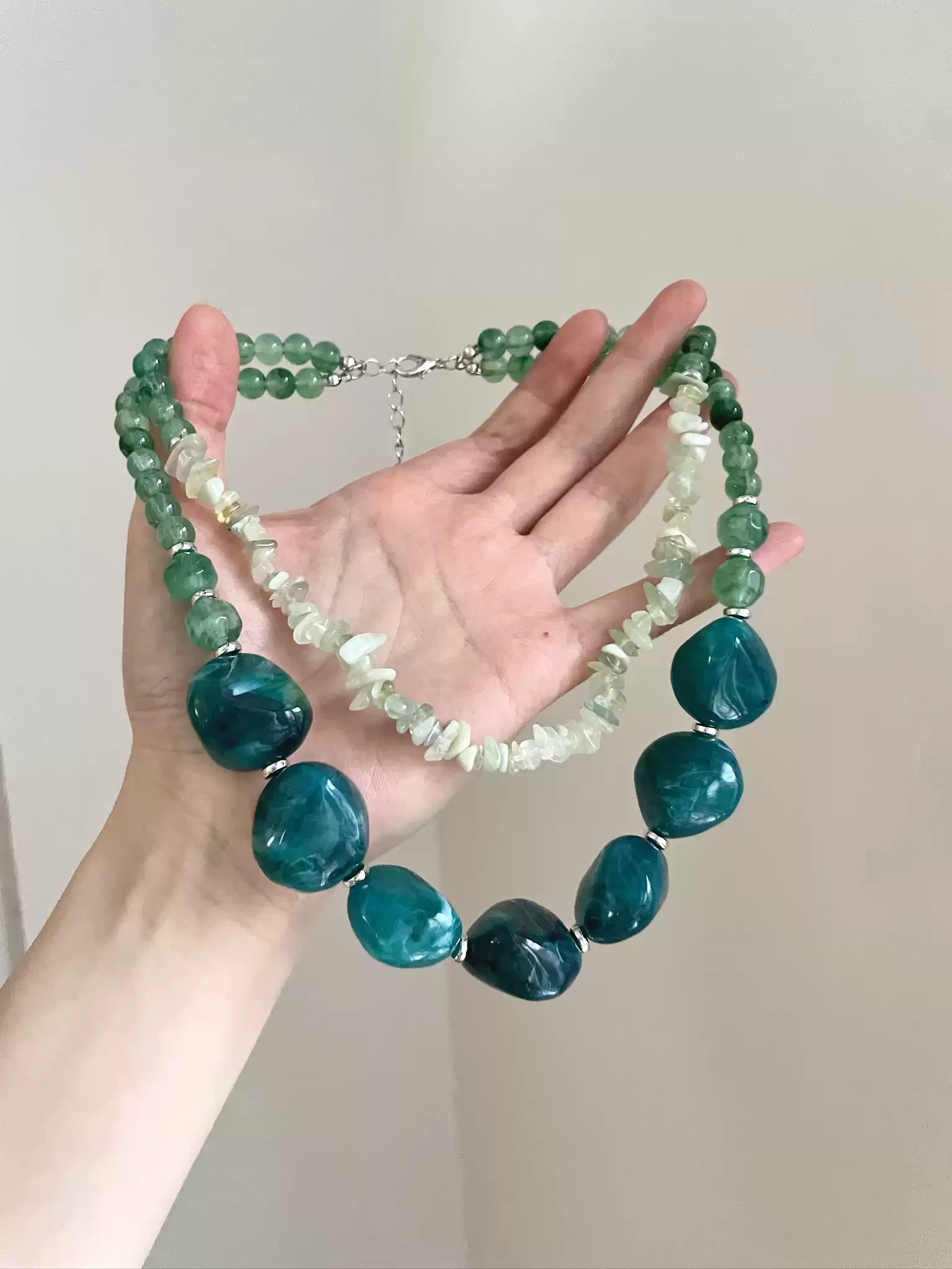 AI-personalized holiday gift showcase